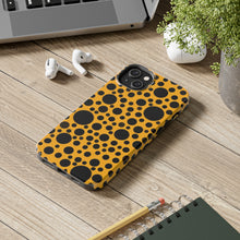 画像をギャラリービューアに読み込む, Yellow with black dots - Phone Cases
