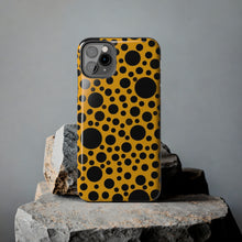 画像をギャラリービューアに読み込む, Yellow with black dots - Phone Cases
