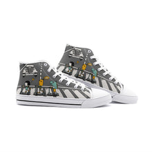 画像をギャラリービューアに読み込む, 'Wildlife crossing' Unisex High Top Canvas Shoes

