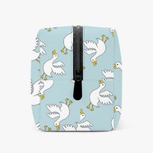 画像をギャラリービューアに読み込む, Ducks -Large Travel Pouch
