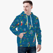 画像をギャラリービューアに読み込む, Holiday Bear in Snow - Unisex Trending Hoodie
