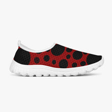 画像をギャラリービューアに読み込む, Dots in Red-Women&#39;s Slip-On
