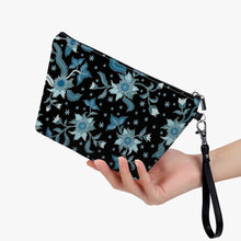 画像をギャラリービューアに読み込む, Blue Flowers- Zipper Sling  Bag
