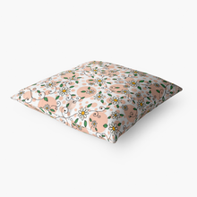 Load image into Gallery viewer, Daisy-Throw Pillow
