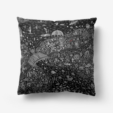 画像をギャラリービューアに読み込む, Cozy- Throw Pillow
