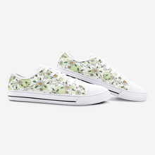 Load image into Gallery viewer, Spring Daisy in Green -Low Top Canvas Shoes
